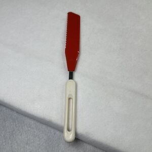 Vintage‎ Bonny Red Long Thin Serrated Spatula Icing Spreader With White Handle